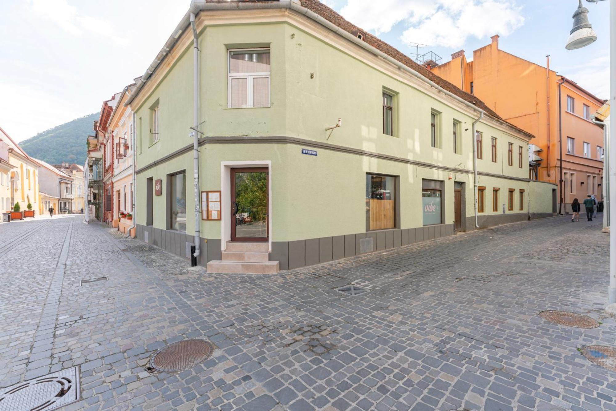 Wagner Estate Feel The Old Town Vibe Lägenhet Braşov Exteriör bild